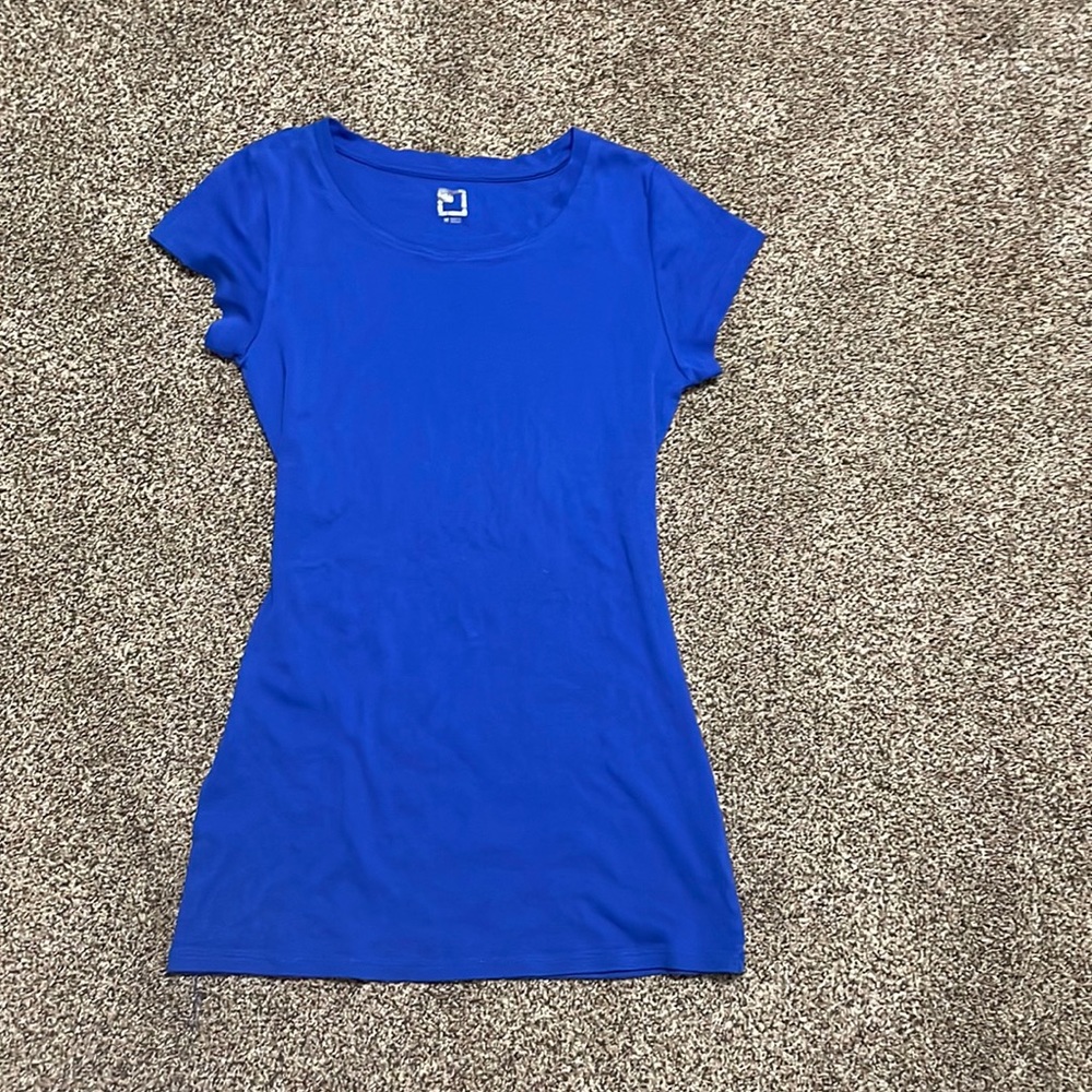 Medium, royal blue JCP feminine fitted T-shirt